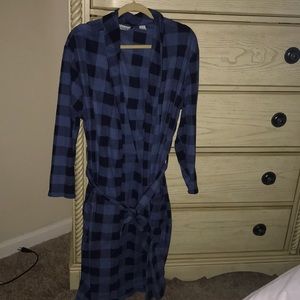 Men’s perry Ellis plaid robe